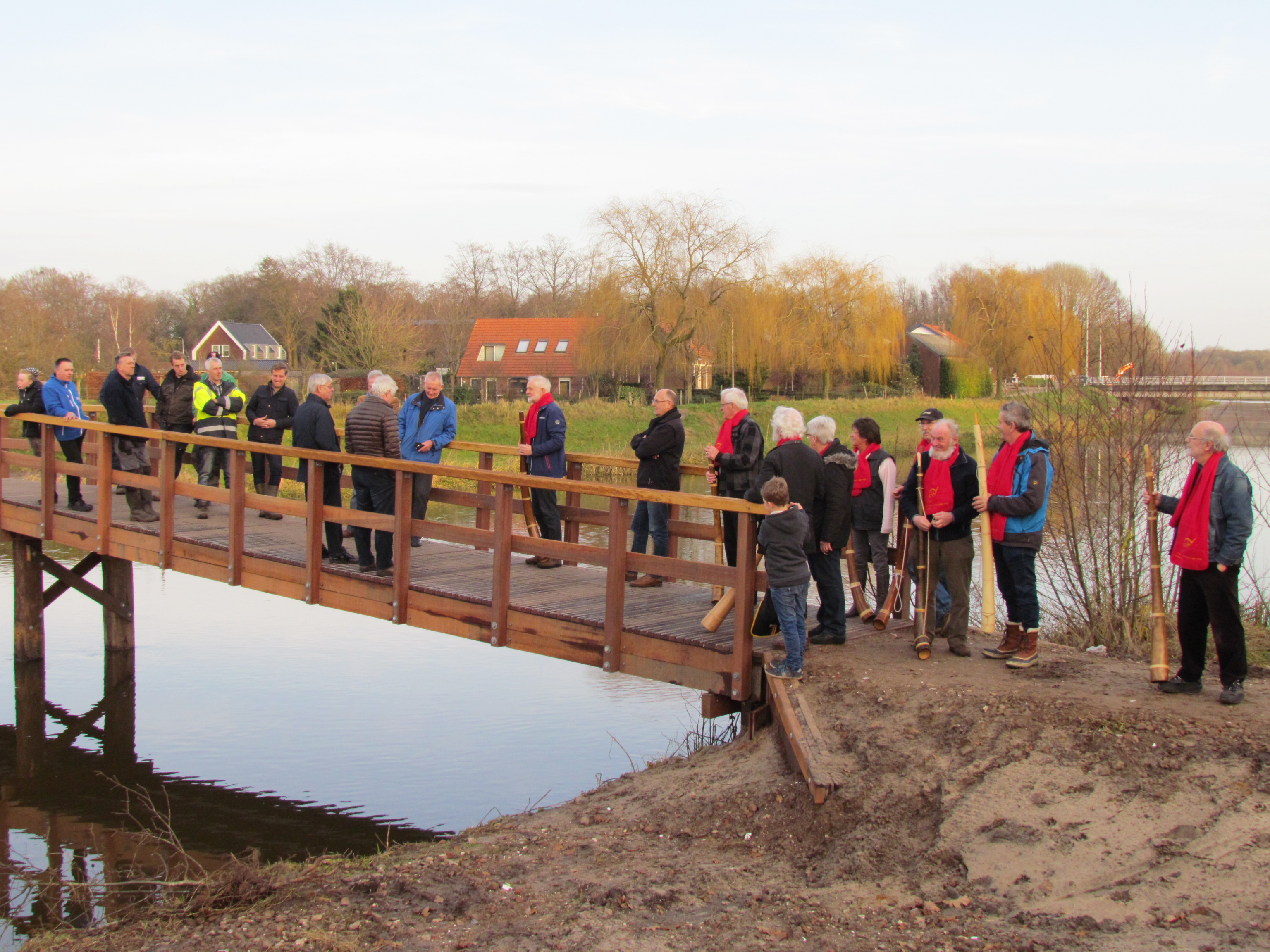 Bruggen officieus in gebruik genomen